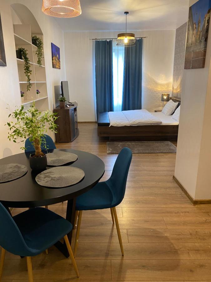 Dd Studio Deluxe Sibiu Luaran gambar