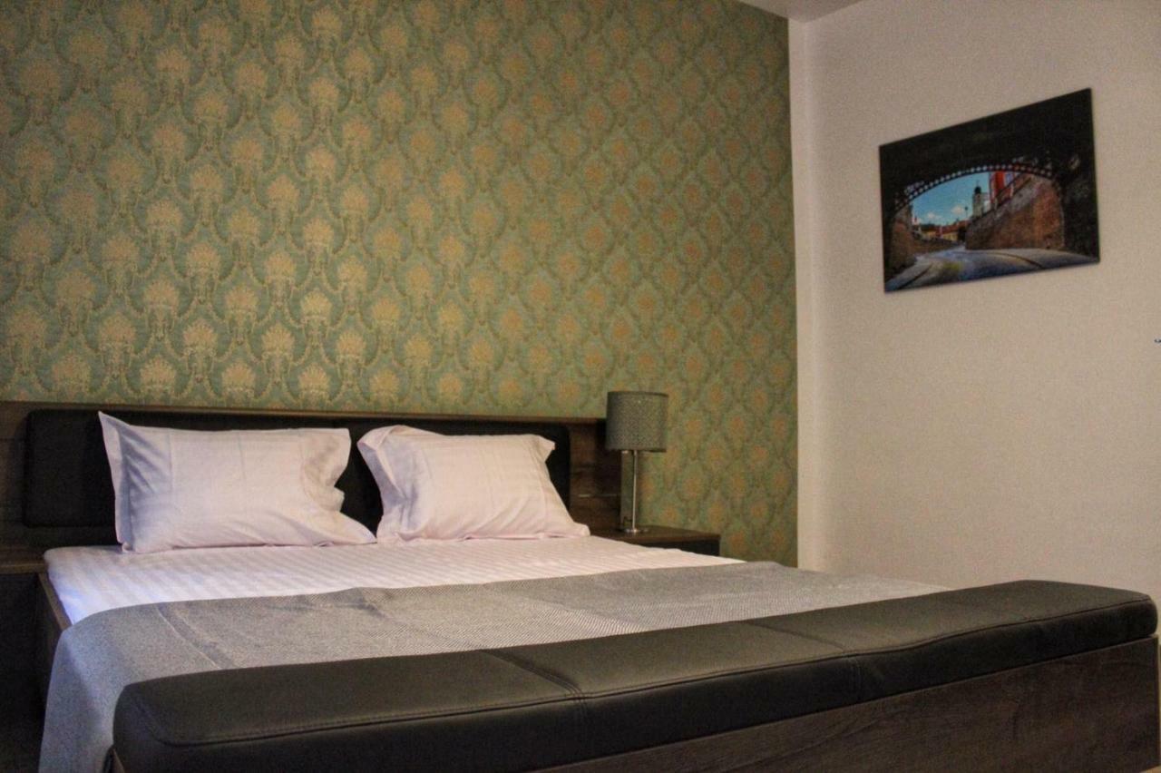 Dd Studio Deluxe Sibiu Luaran gambar
